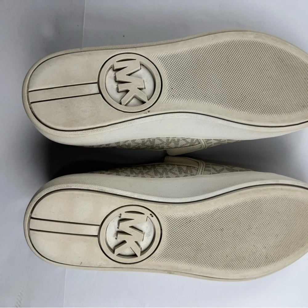 Michael Kors Keaton signature logo slip on size 9.5